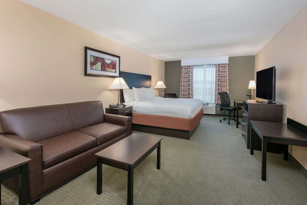 Suite, 1 King Bed, Non Smoking