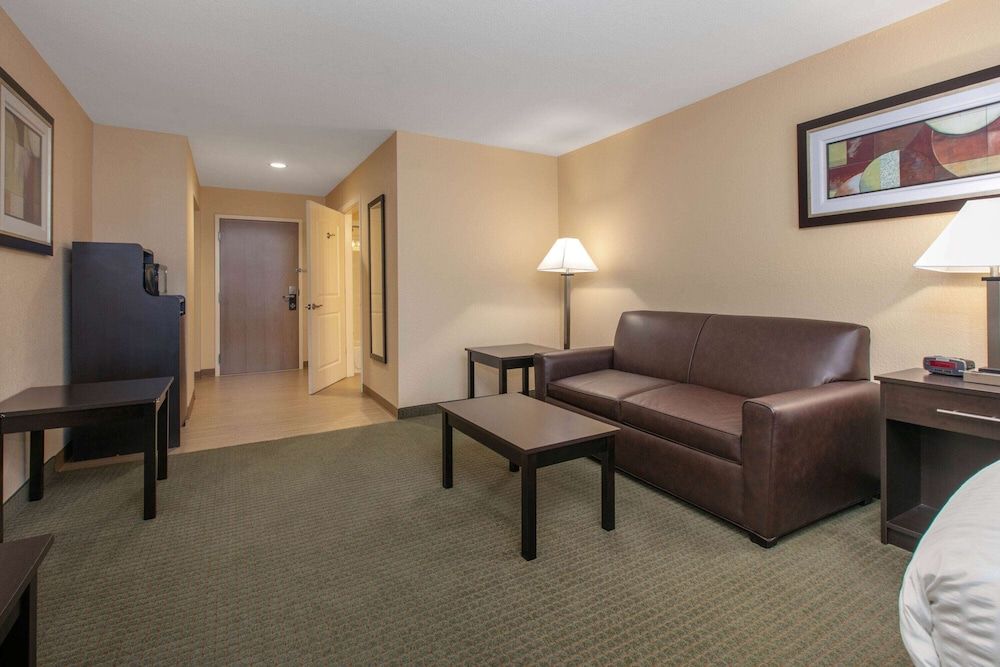 Suite, 1 King Bed, Non Smoking