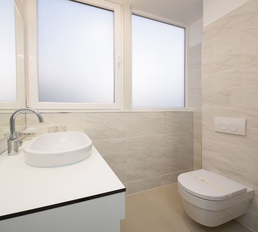 Hotel Corner Standard Double Room, 1 King Bed 5