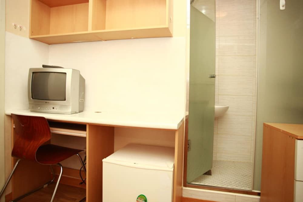E-Livingtel - Hostel Single Room, Shared Bathroom (Private shower) 4