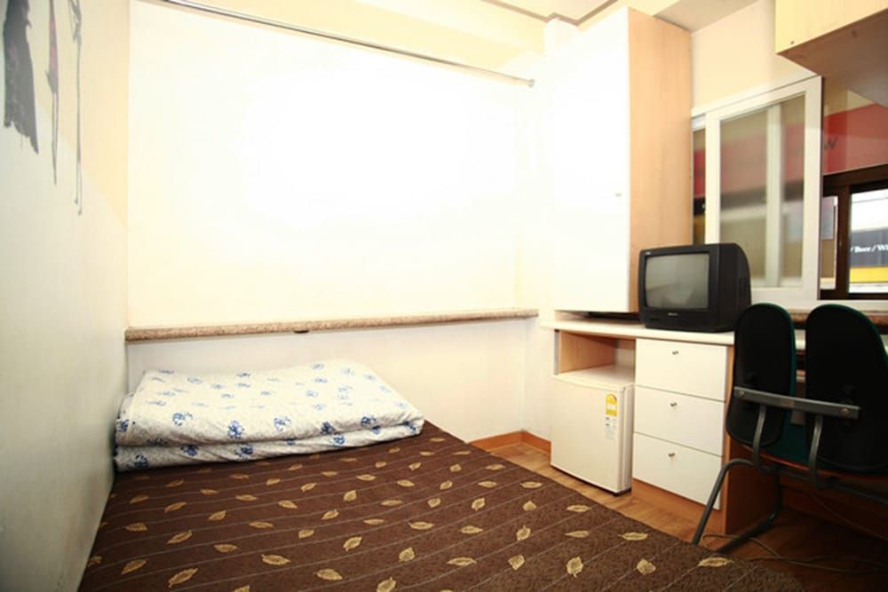 E-Livingtel - Hostel Single Room, Shared Bathroom