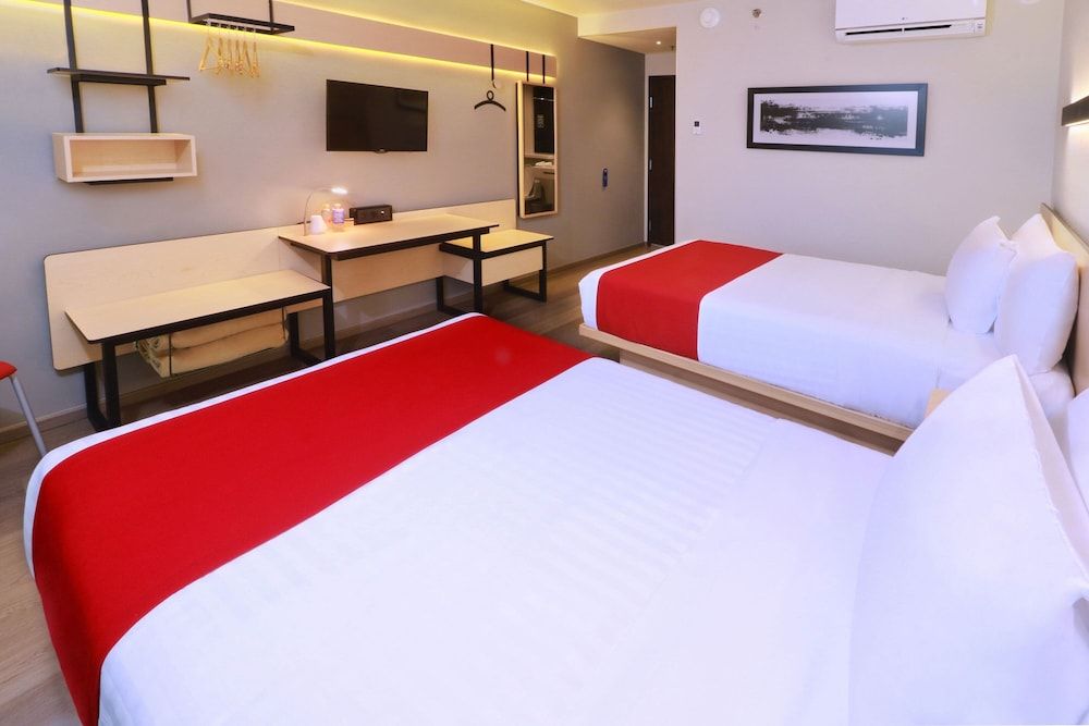 City Express by Marriott Monterrey Universidad Room, 2 Double Beds, Non Smoking 2