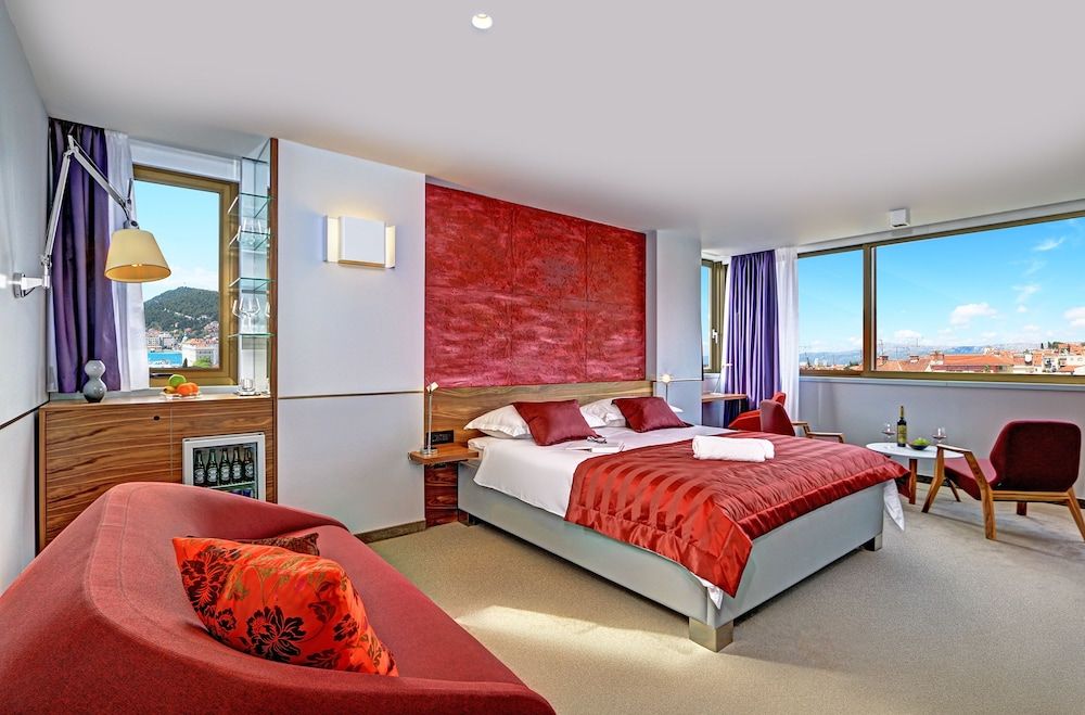 undefined Horizon Luxury Suites 3