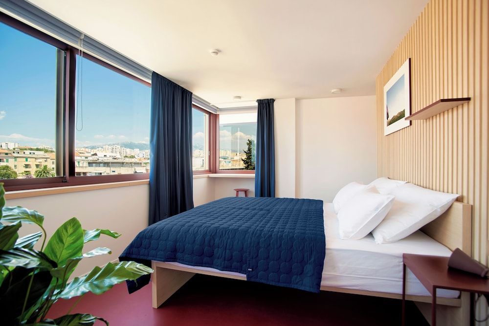 undefined Horizon Luxury Suites