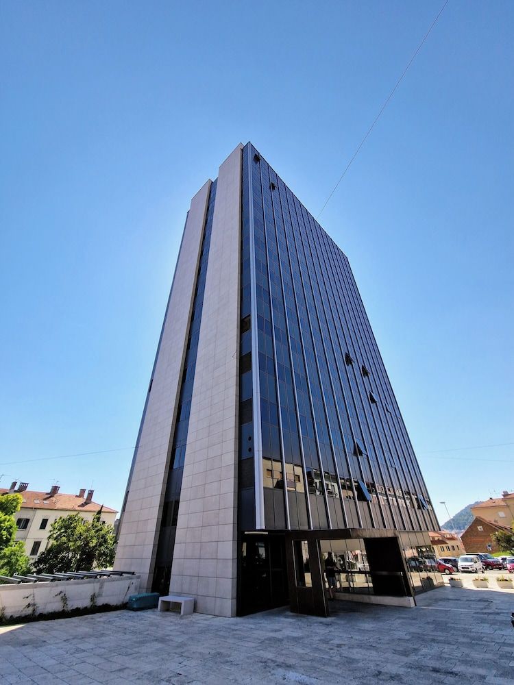 undefined Horizon Luxury Suites 6