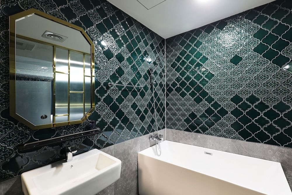 El Tower Hotel Royal Suite (No breakfast on Mondays) 7