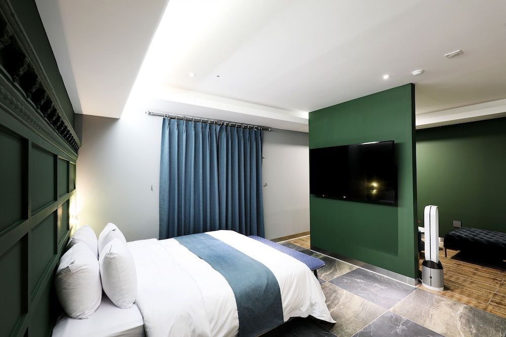 El Tower Hotel Royal Suite (No breakfast on Mondays) 3