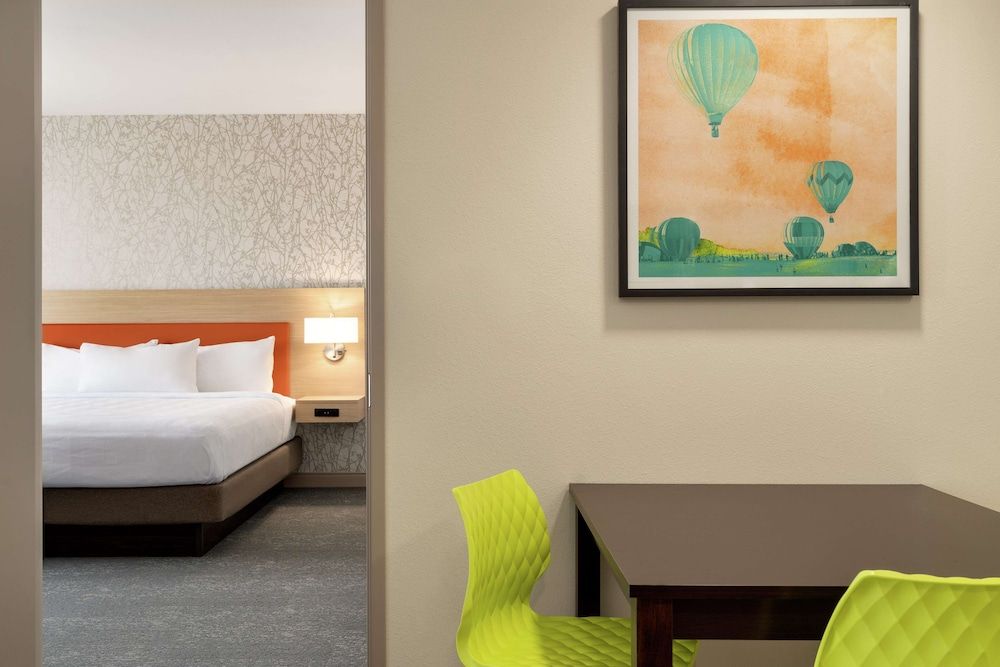 Suite, 1 Queen Bed, Accessible, Bathtub (Mobility & Hearing)