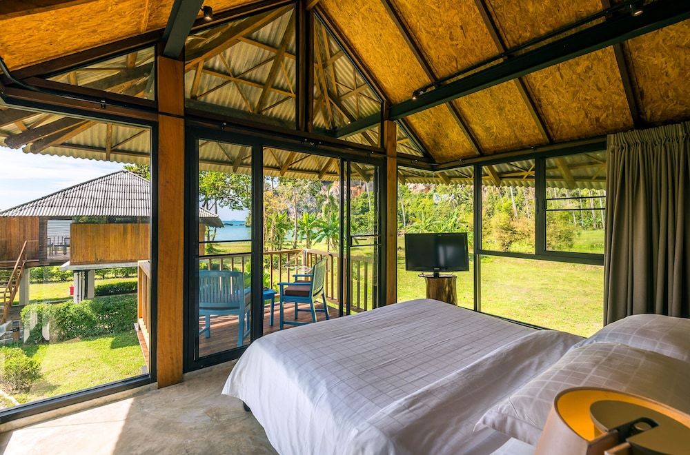 Tinidee Hideaway Tonsai Beach Krabi Balcony Villas King 3
