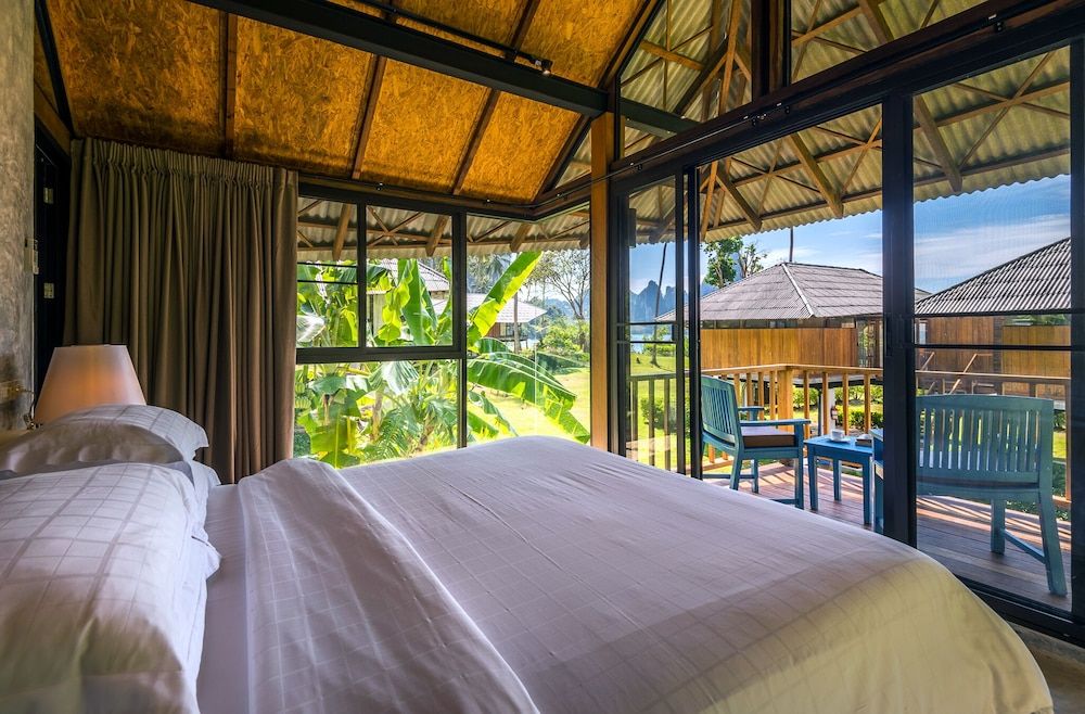 Tinidee Hideaway Tonsai Beach Krabi Balcony Villas King 2