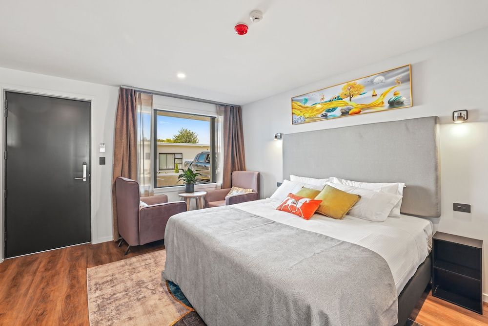 Deluxe Room, Accessible