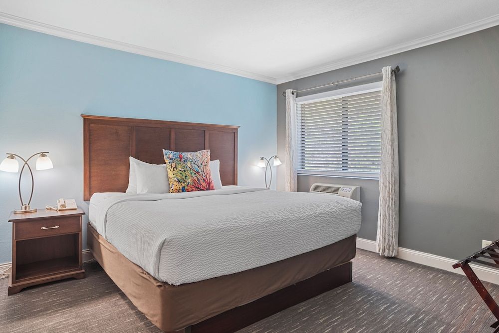 Honeymoon Suite, 1 King Bed, Non Smoking