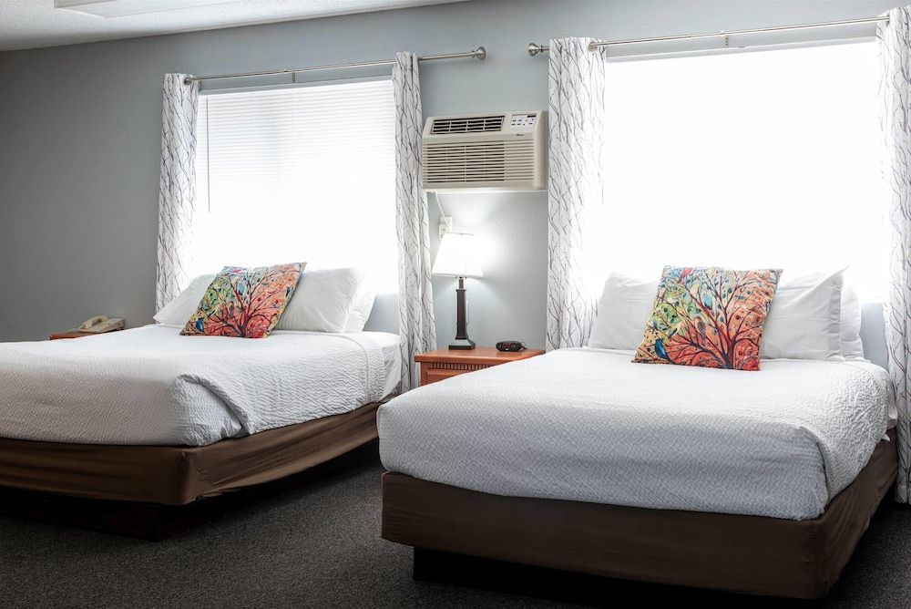 Family Suite, 2 Queen Beds, Non Smoking