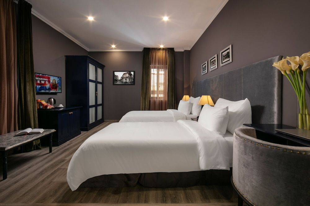 Junior Twin Room, City View