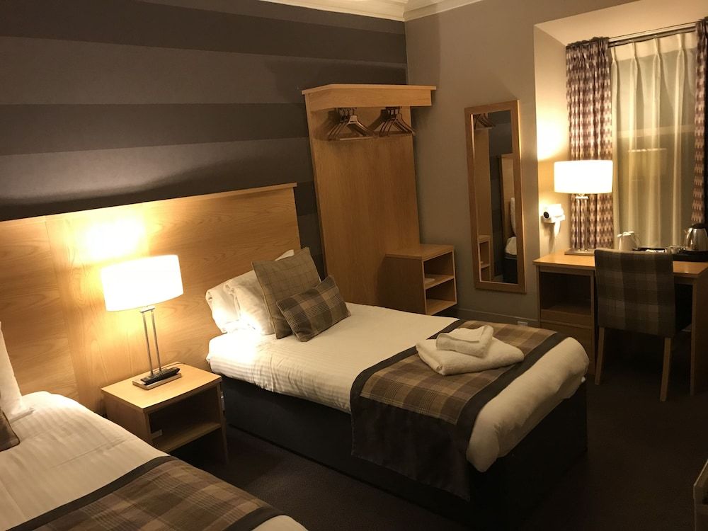 The Buchan Hotel Standard Twin Room, Ensuite 2