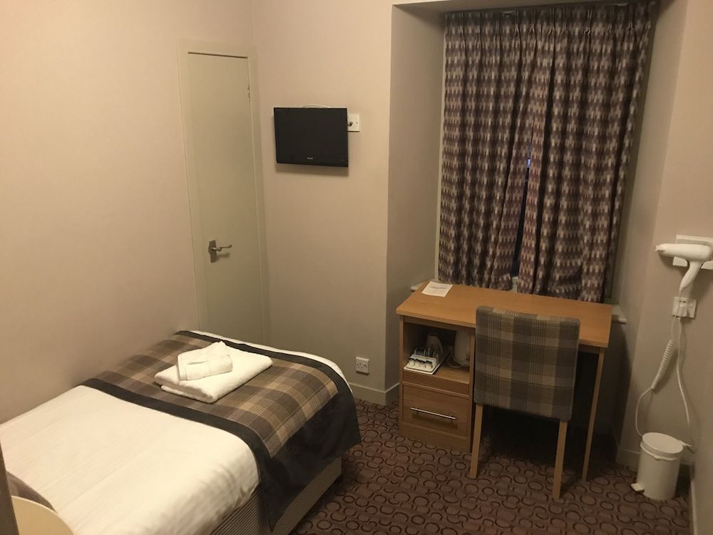 The Buchan Hotel Standard Single Room, Ensuite 2