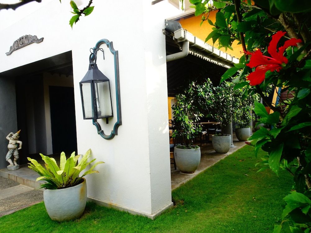 undefined Suite Lanka 8