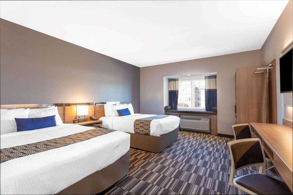 Room, 2 Queen Beds, Non Smoking