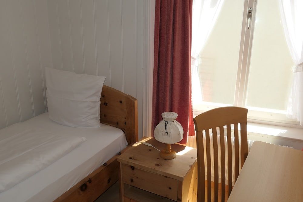 Hotel Franziskaner Basic Single Room, Shared Bathroom