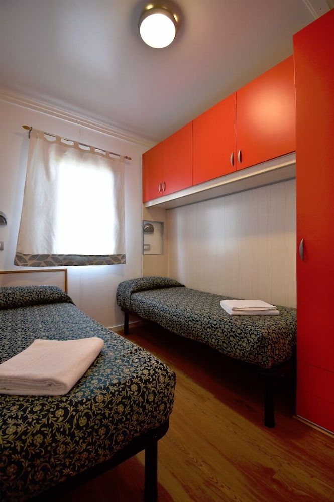 Superior Mobile Home, 3 Bedrooms