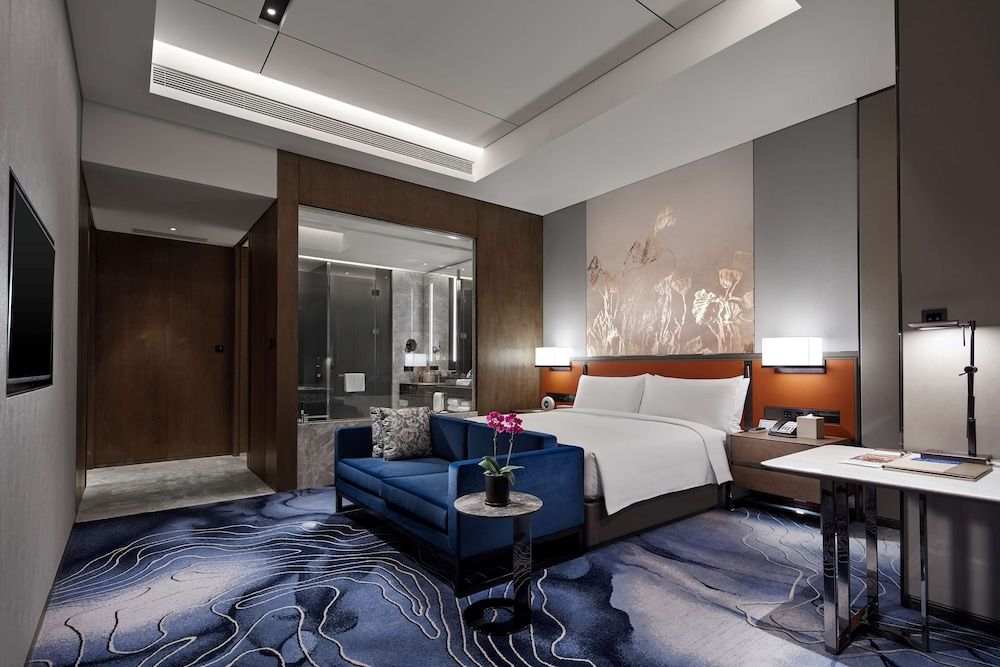 King One Bedroom Deluxe Suite