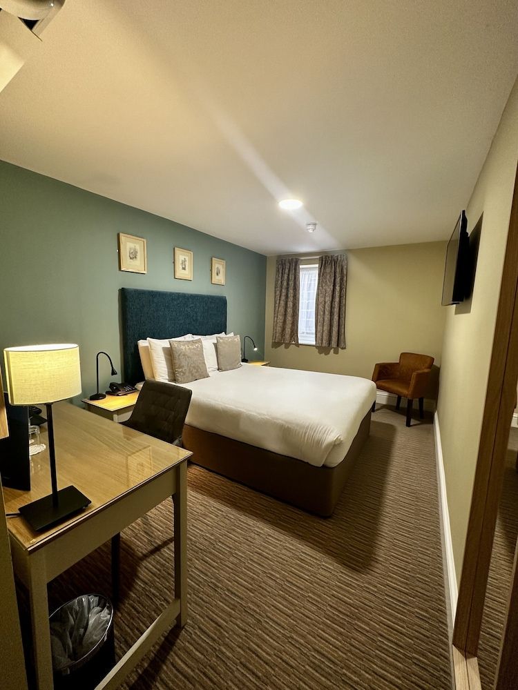 Classic Room, 1 King Bed, Non Smoking