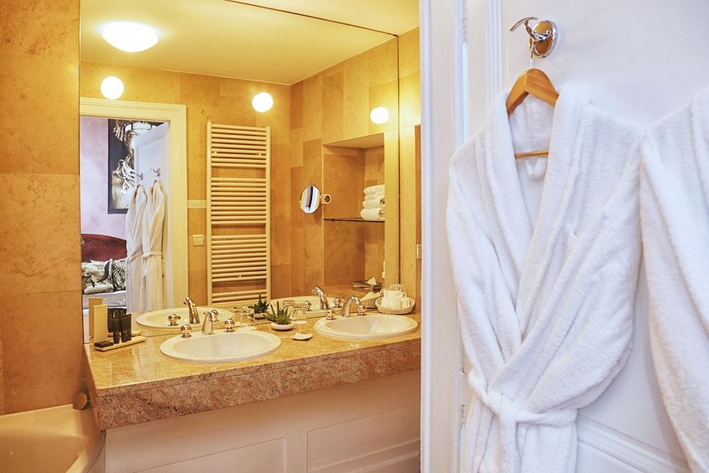 Hôtel d'Haussonville Double Room, 1 Bedroom, Non Smoking (Nairobi) 3