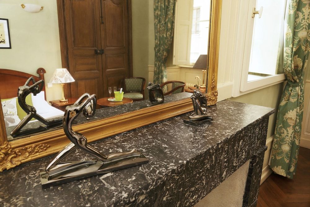 Hôtel d'Haussonville Superior Double or Twin Room, 1 Bedroom, Non Smoking (Celadon) 2