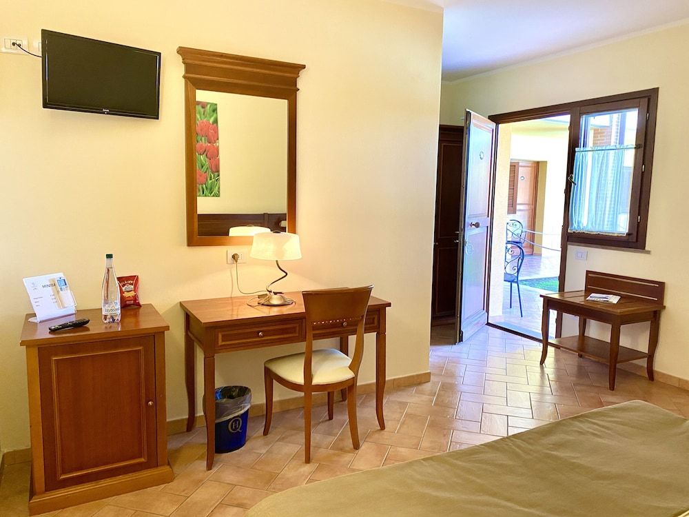 Hotel Le Querciolaie dei Ricci Superior Triple Room 3