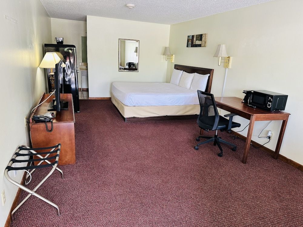 Deluxe Room, 1 King Bed (1 Person)