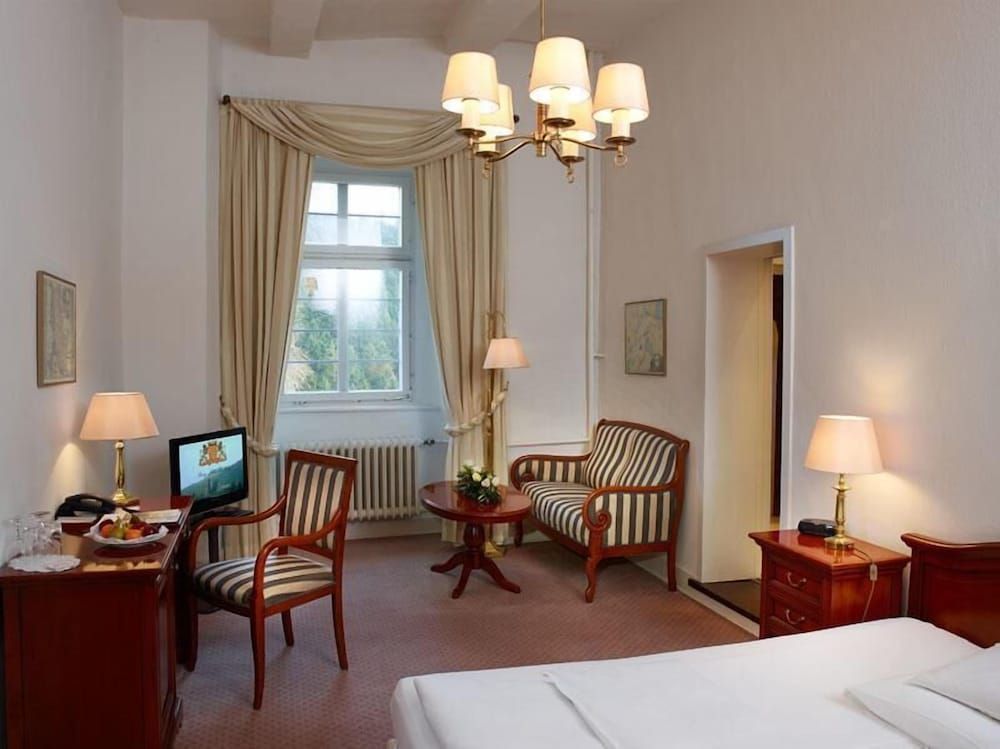 Burghotel Schnellenberg Standard Double Room 10