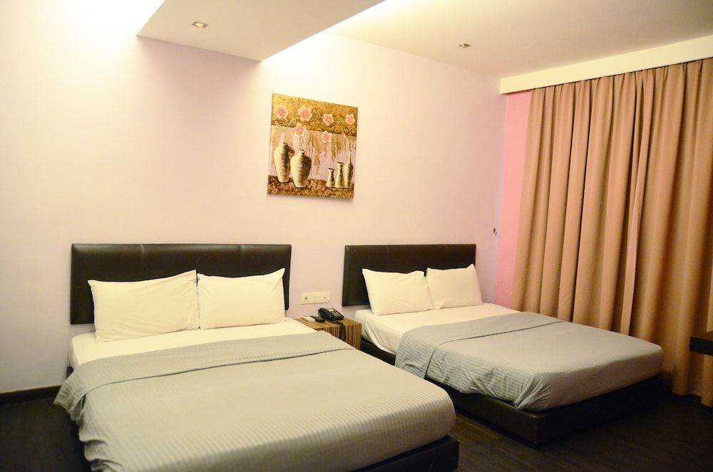 undefined Newland Hotel 4