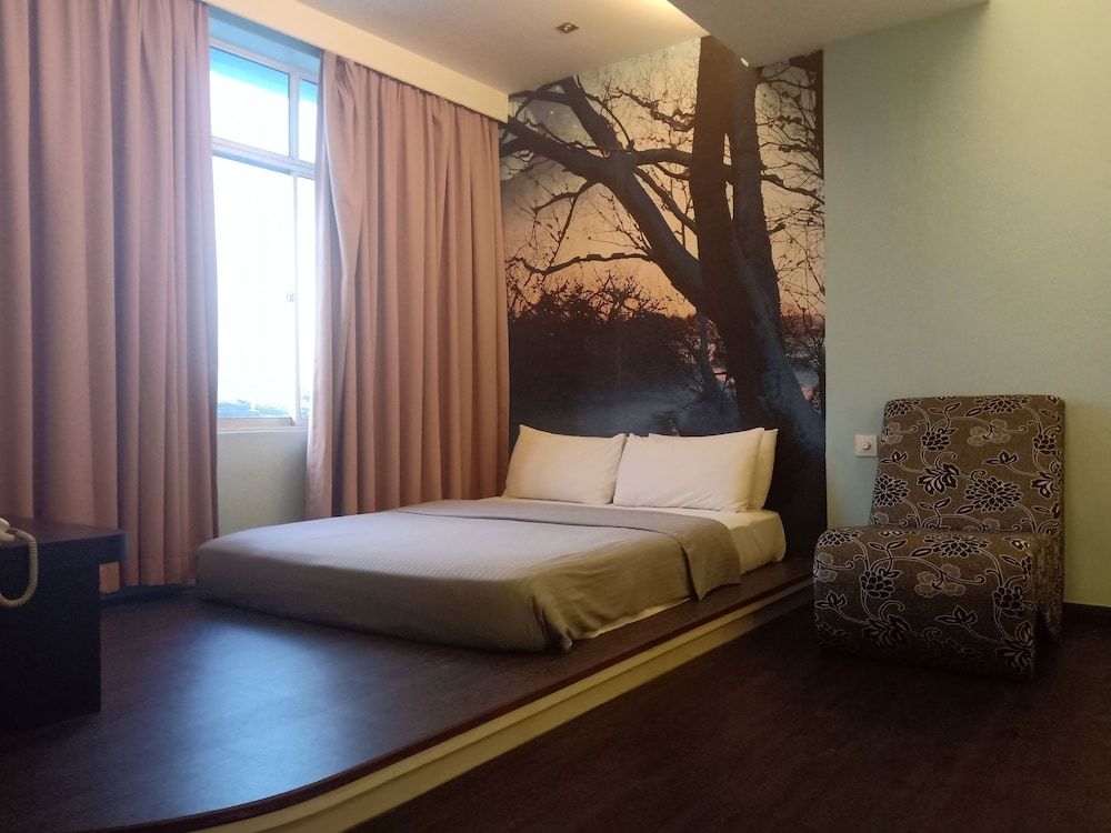 undefined Newland Hotel 5