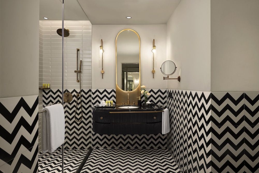 Hyatt Centric Sector 17 Chandigarh Standard Room, 1 King Bed 5