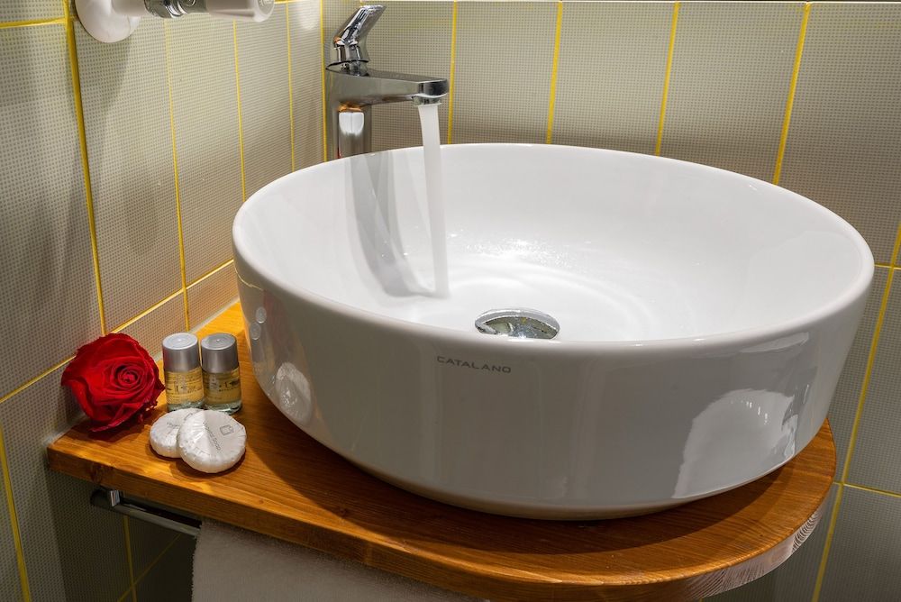 Tula Inn Standard Double Room 21