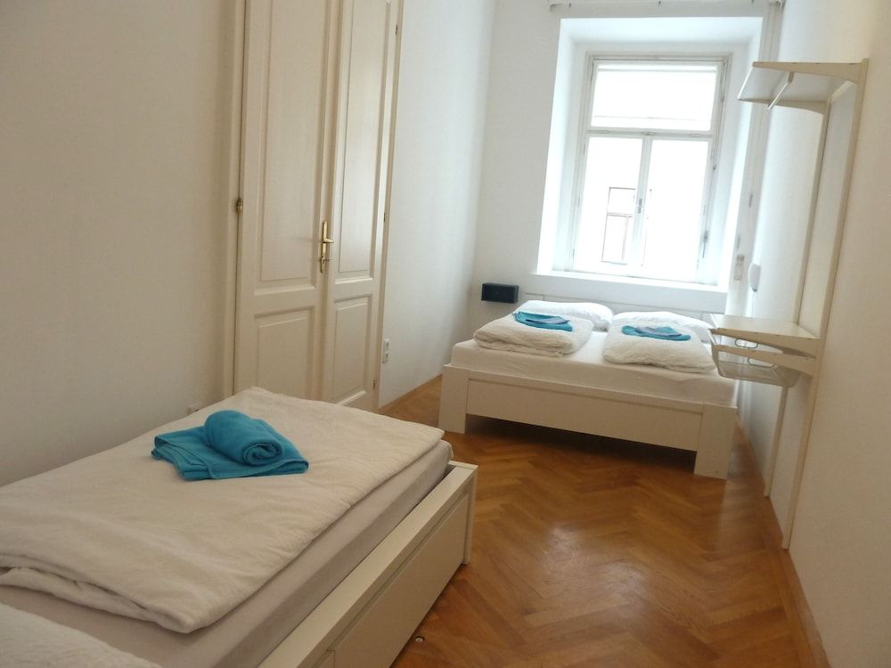 Sobieski Apartments St. Stephen Cathedral City Apartment, 2 Bedrooms (A26)