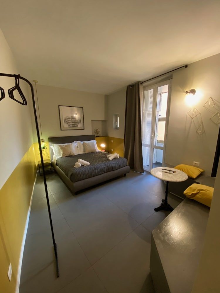 Cavour Urban Rooms Triple Room, Private Bathroom 4