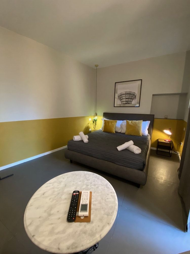 Cavour Urban Rooms Triple Room, Private Bathroom 10