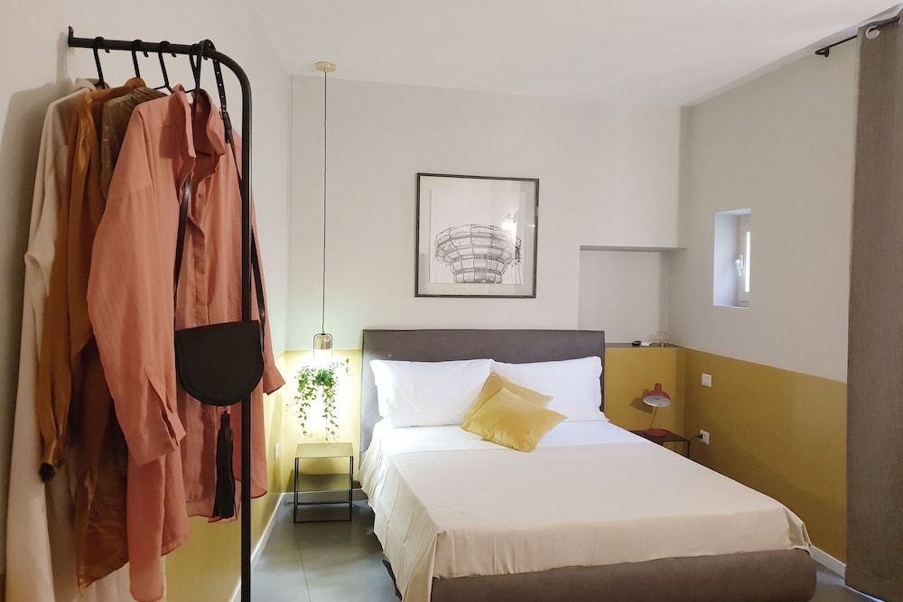 Cavour Urban Rooms Triple Room, Private Bathroom 11