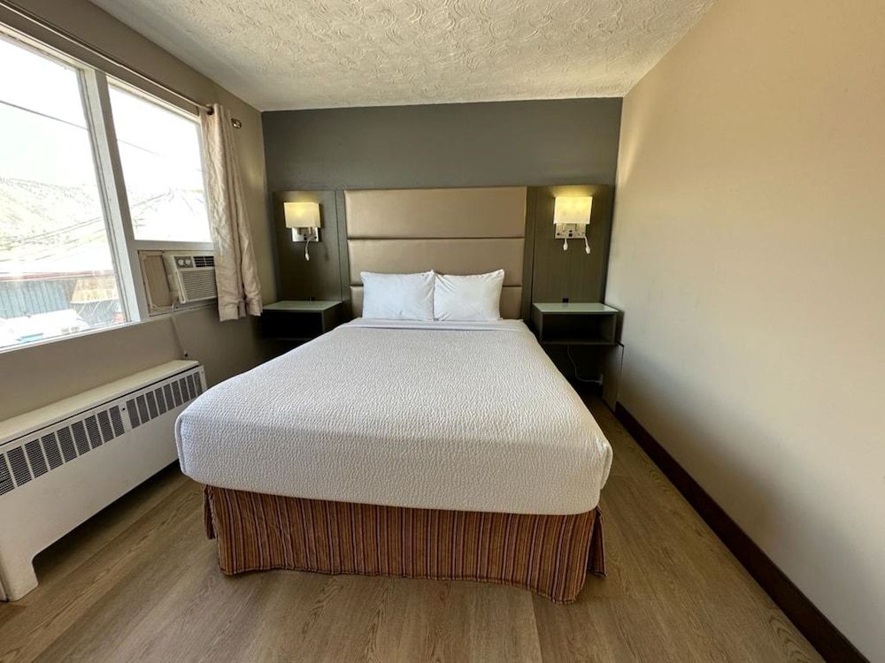Canadas Best Value Inn & Suites Kamloops