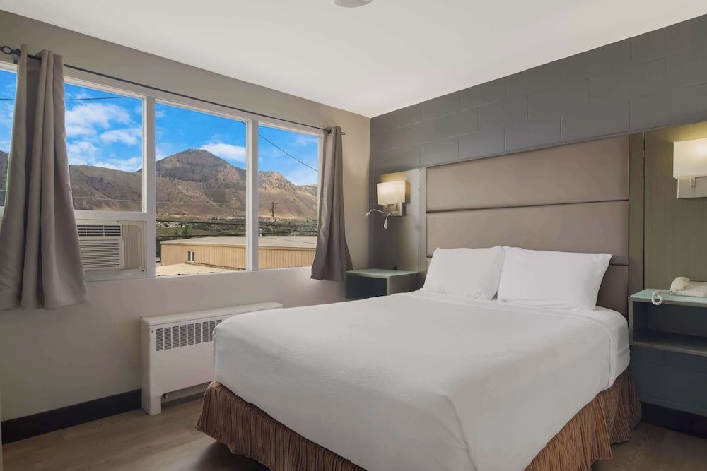 undefined Canadas Best Value Inn & Suites Kamloops 4