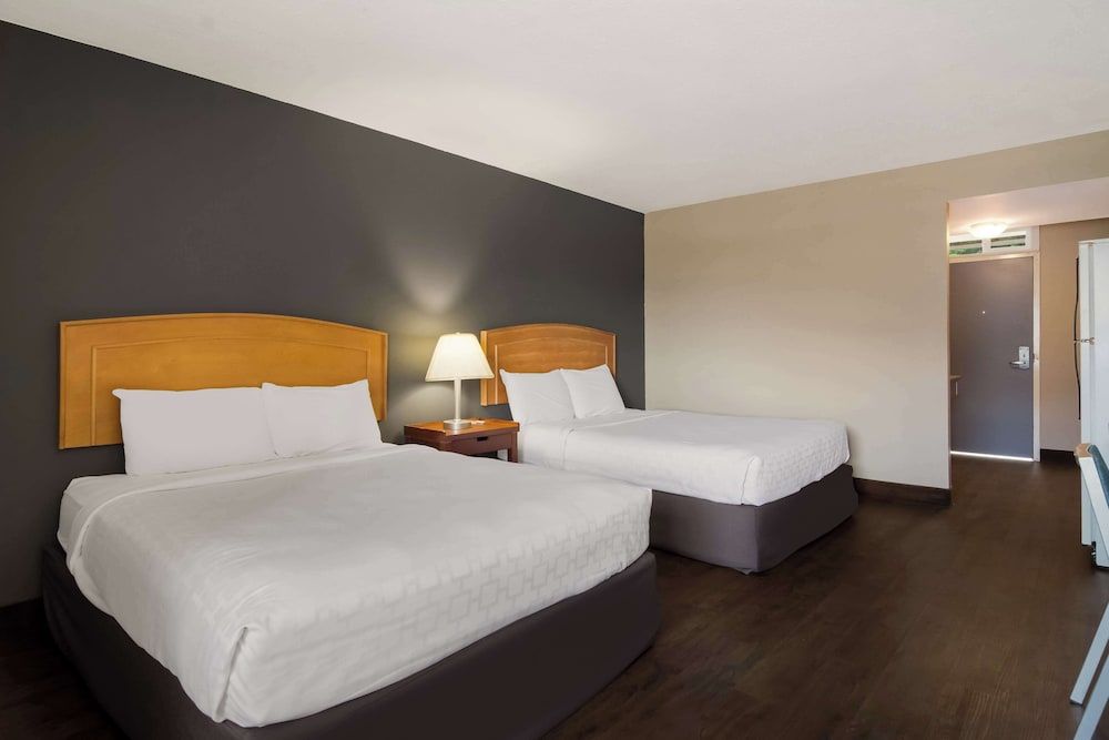 undefined Canadas Best Value Inn & Suites Kamloops 8