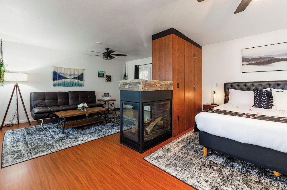 undefined The Jeffrey Hotel 5