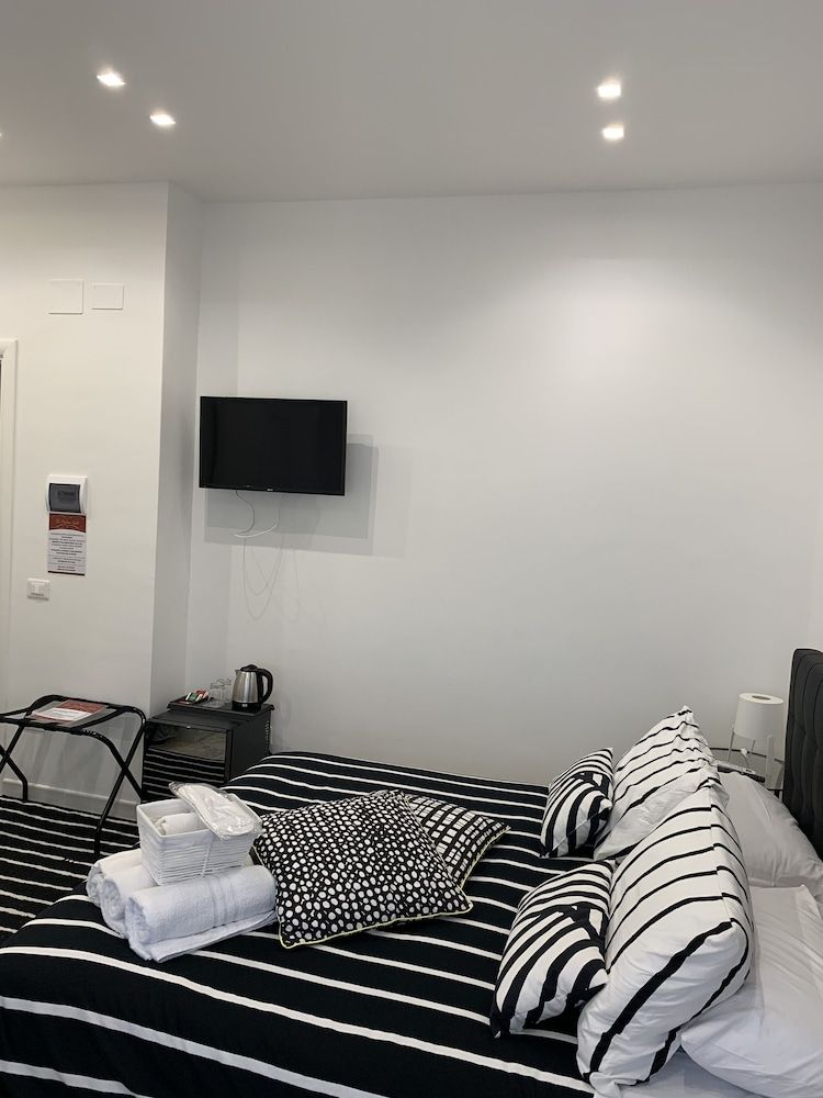 Di Palma Suite Museum Exclusive Triple Room, City View 16