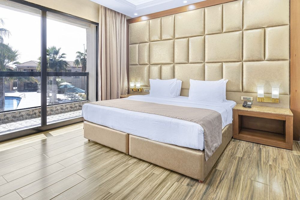 Palma Beach Resort and Spa Deluxe Room, Pool View 3