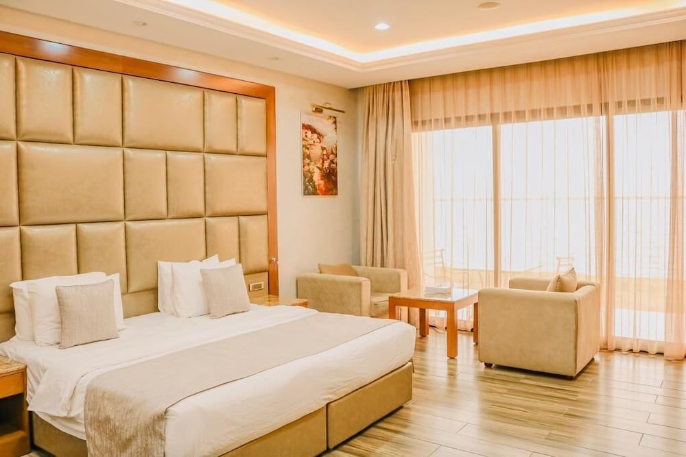 Palma Beach Resort and Spa Deluxe Room, Pool View