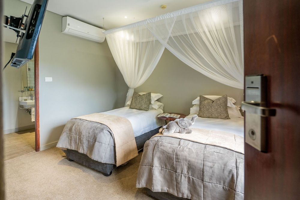 Chobe Safari Lodge Luxury Room 2