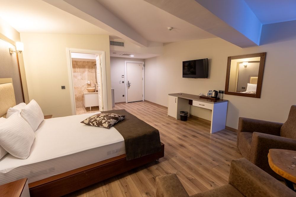 undefined Asia Business Suites 9