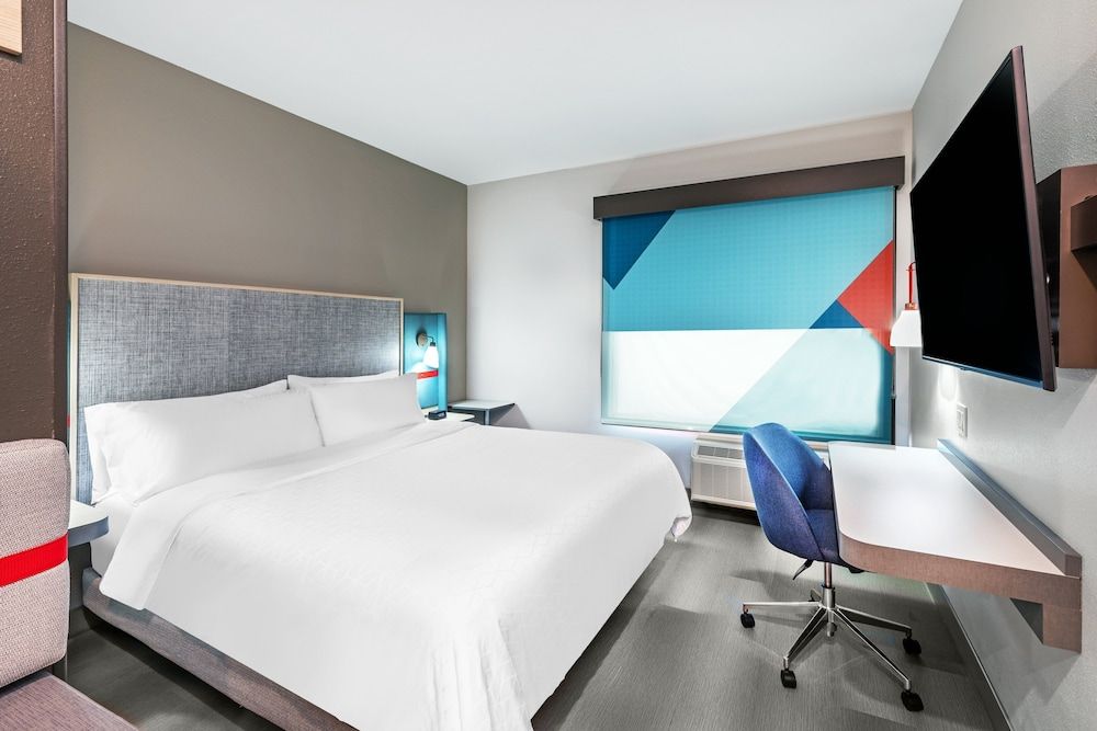 Standard Room, 1 King Bed, Accessible, Non Smoking (Communications)