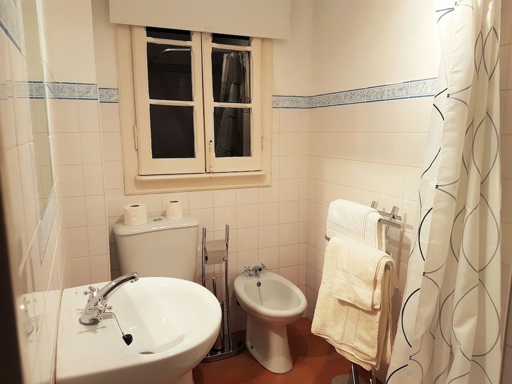 Estrela Charming Rooms by Host-Point Suite, Private Bathroom (Air Room) 11